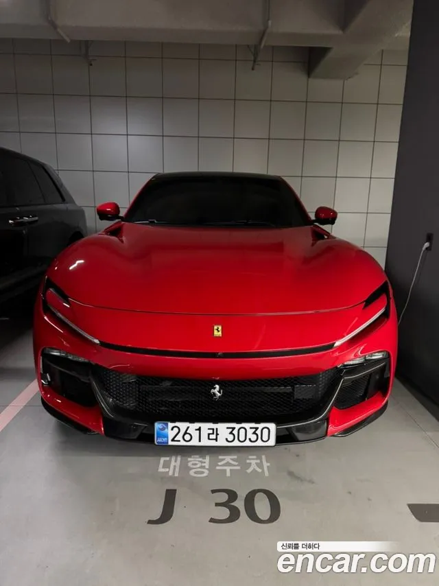 Ferrari Purosangue 6.5 V12