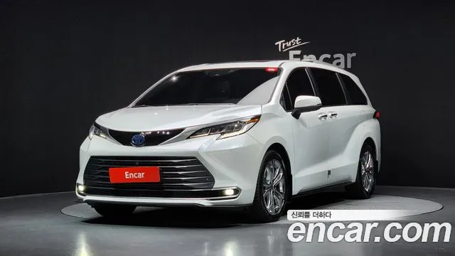 Toyota Sienna 2.5 Hybrid 2WD