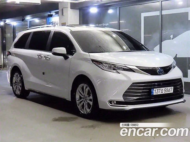 Toyota Sienna 2.5 Hybrid 2WD