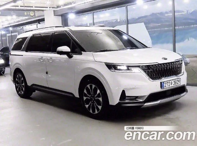 Kia Canival 9-Seater Signature