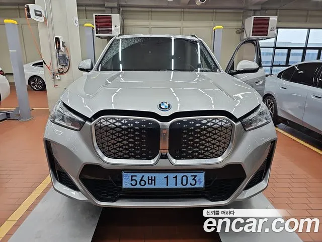 BMW iX1 xDrive 30 M Sport