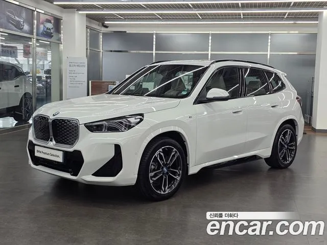 BMW iX1 xDrive 30 M Sport