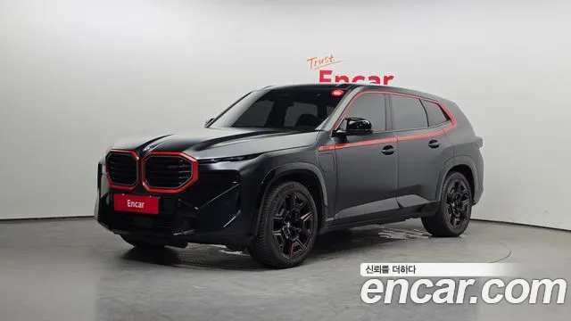 BMW XM 4.4 Label Red