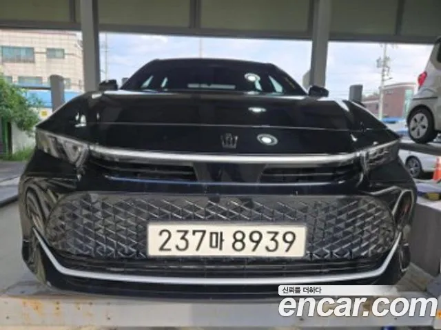 Toyota Crown 2.5 4WD Hybrid