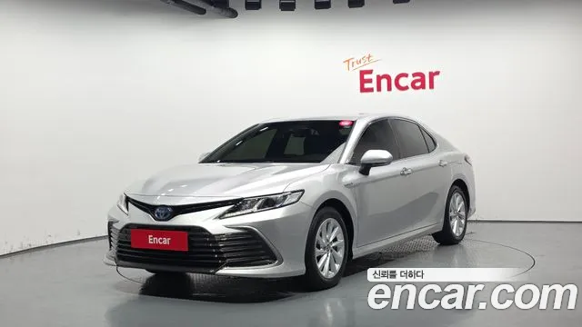 Toyota Camry 2.5 LE Hybrid