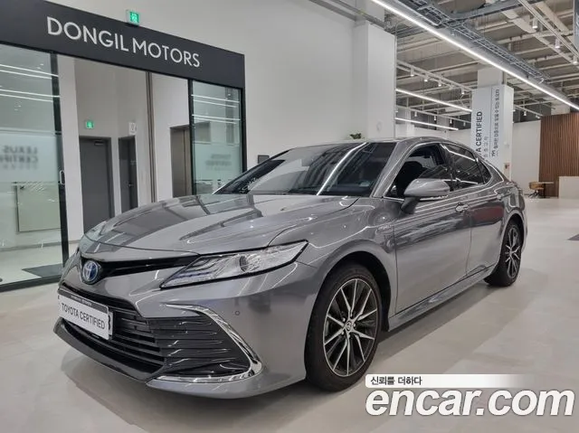 Toyota Camry 2.5 XLE Hybrid