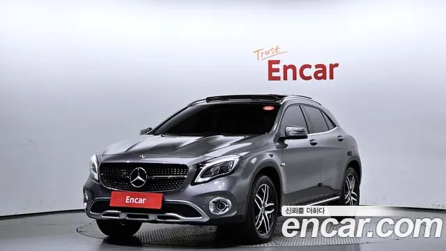 Mercedes-Benz GLA-Class GLA220 Premium