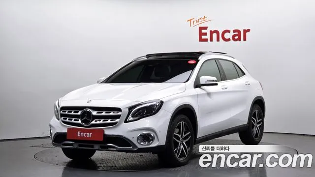 Mercedes-Benz GLA-Class GLA220 Premium