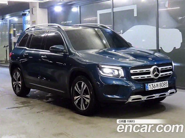 Mercedes-Benz GLB-Class GLB220