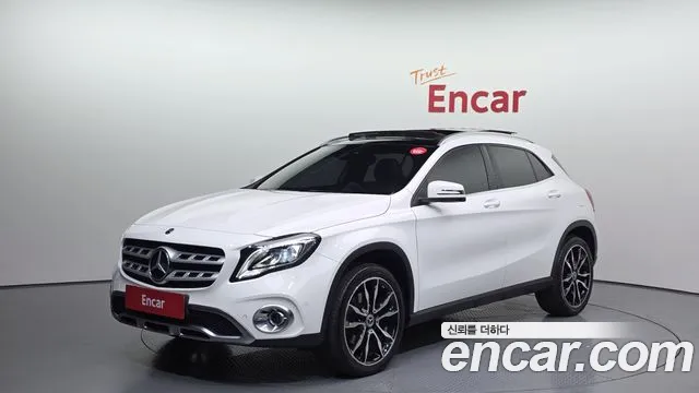 Mercedes-Benz GLA-Class GLA250 4MATIC