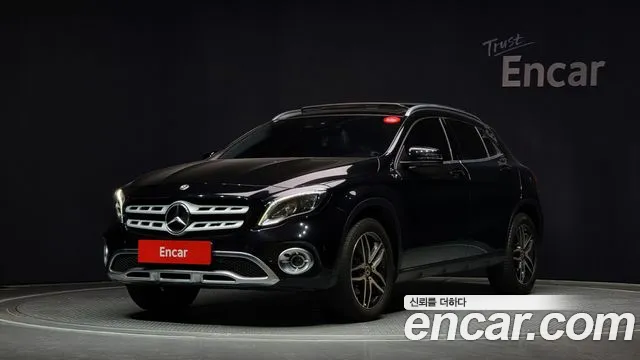 Mercedes-Benz GLA-Class GLA220 Premium