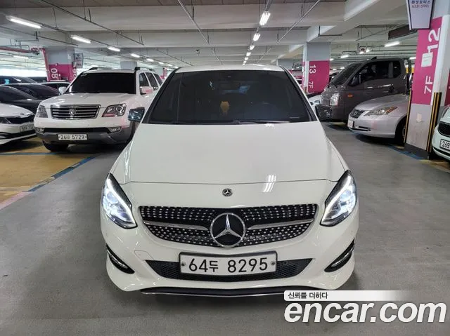 Mercedes-Benz B-Class B220