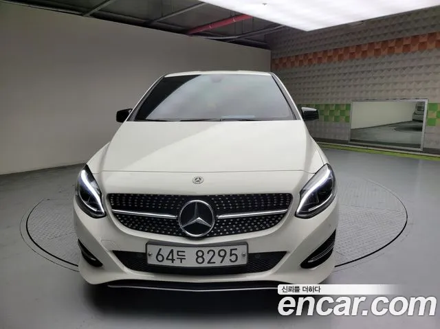 Mercedes-Benz B-Class B220