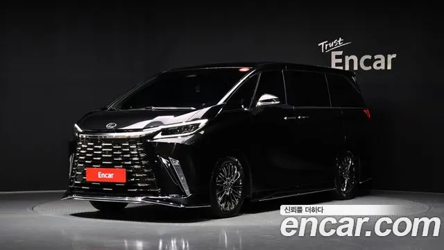 Lexus LM 500h Royal