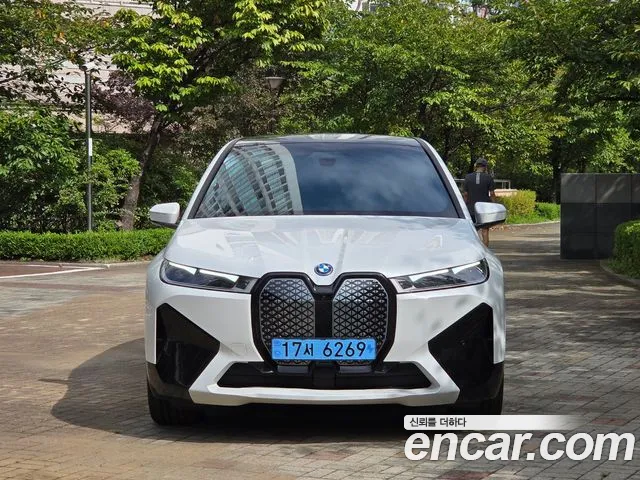 BMW iX xDriveM60