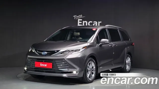 Toyota Sienna 2.5 Hybrid 2WD