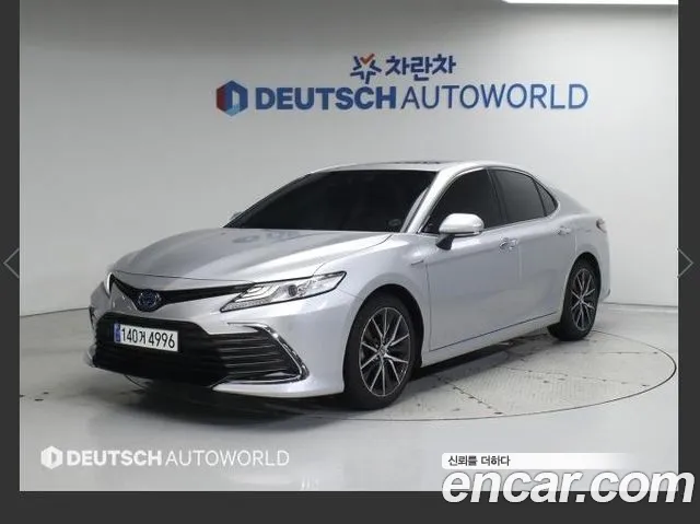 Toyota Camry 2.5 XLE Hybrid