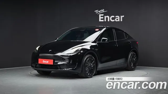 Tesla Model Y RWD