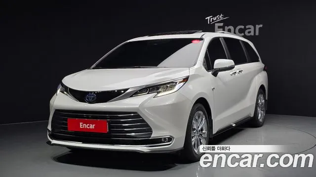 Toyota Sienna 2.5 Hybrid 2WD