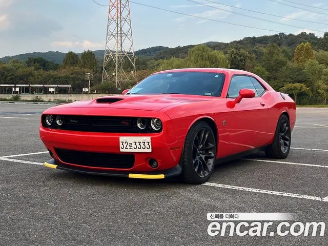 Dodge Challenger 6.4