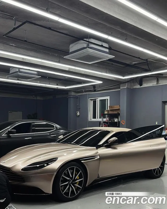 Astonmartin DB11 4.0 V8 Volante