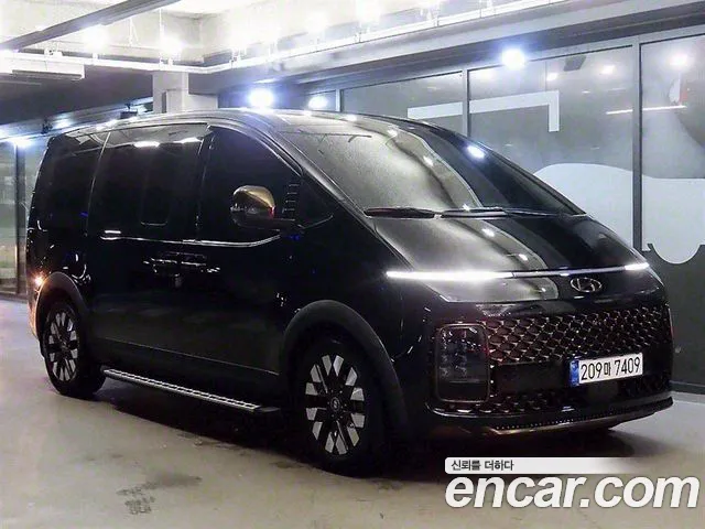 Hyundai Staria L3.5 Lounge 7-Seater