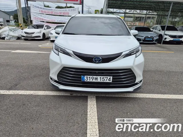 Toyota Sienna 2.5 Hybrid 2WD