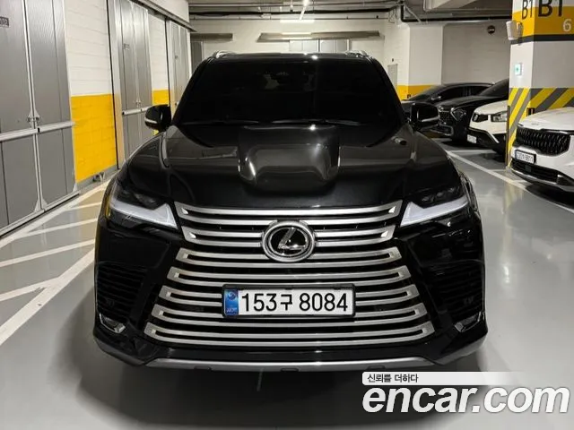 Lexus LX 700h Luxury