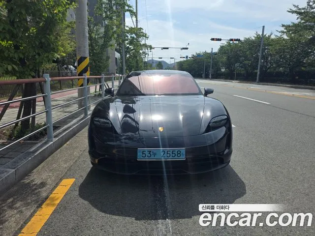 Porsche Taycan 4S