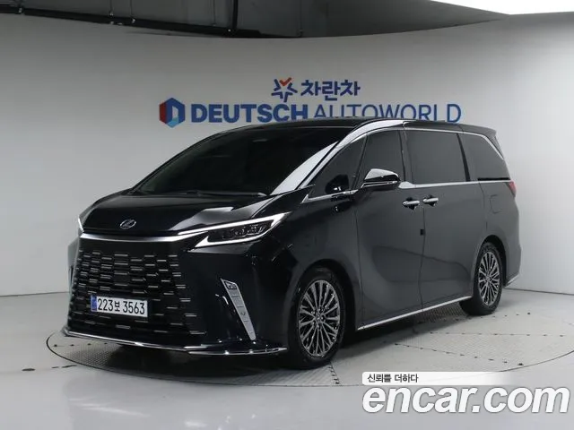 Lexus LM 500h Royal