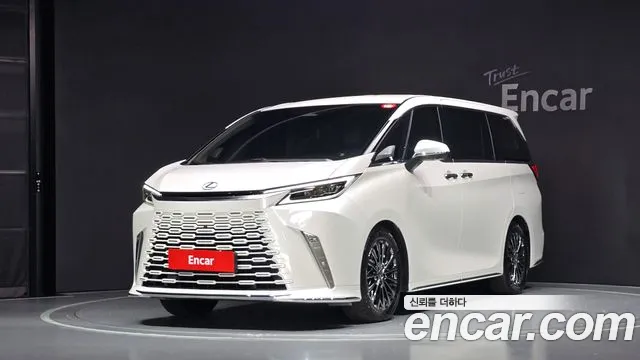 Lexus LM 500h Royal