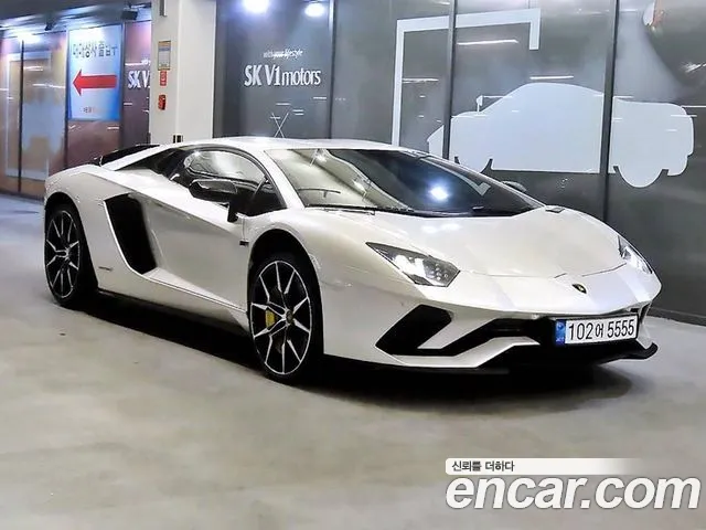 Lamborghini Aventador S LP740-4