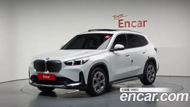 BMW iX1 xDrive 30 xLine