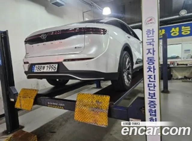 Toyota Crown 2.5 4WD Hybrid