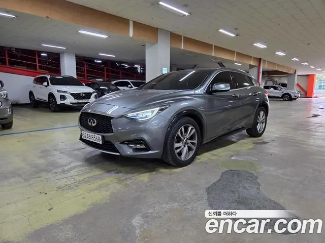 Infiniti Q30 2.0 Essential
