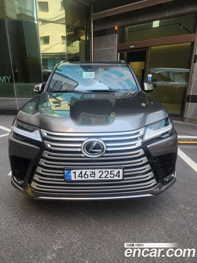 Lexus LX 700h Luxury