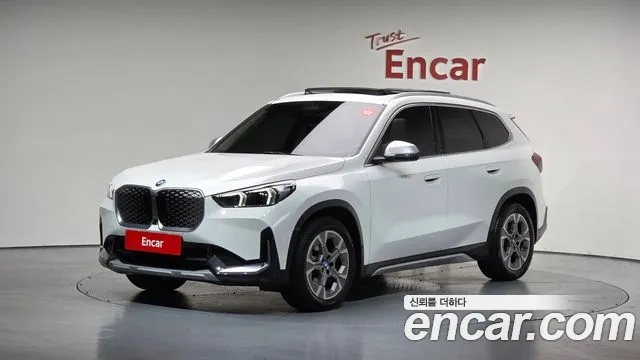 BMW iX1 xDrive 30 xLine