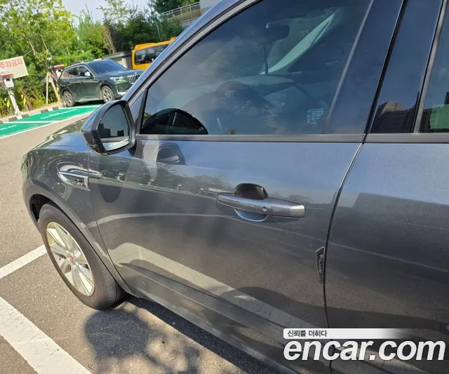 Jaguar E-PACE D180 S