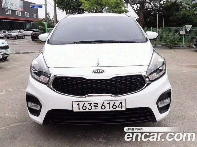Kia Carens 2.0 LPI Deluxe (Rental car)