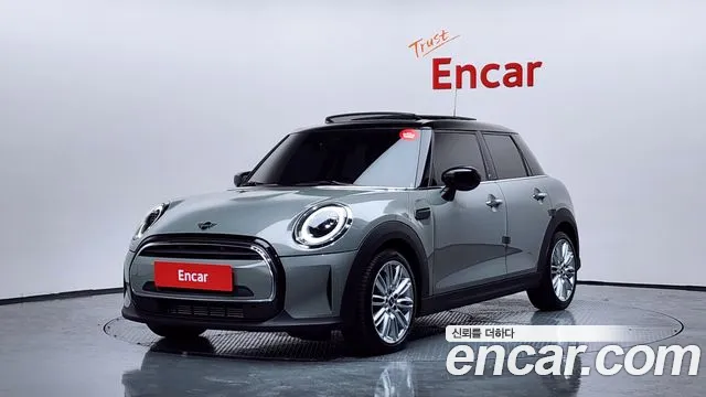 Mini Cooper 5-Door Classic Plus