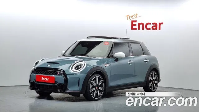 Mini Cooper 5Door Multitione Edition