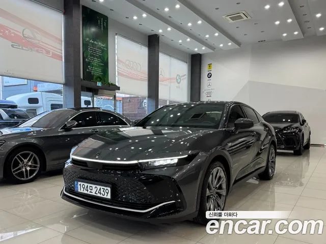 Toyota Crown 2.5 4WD Hybrid