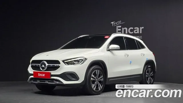 Mercedes-Benz GLA-Class GLA220