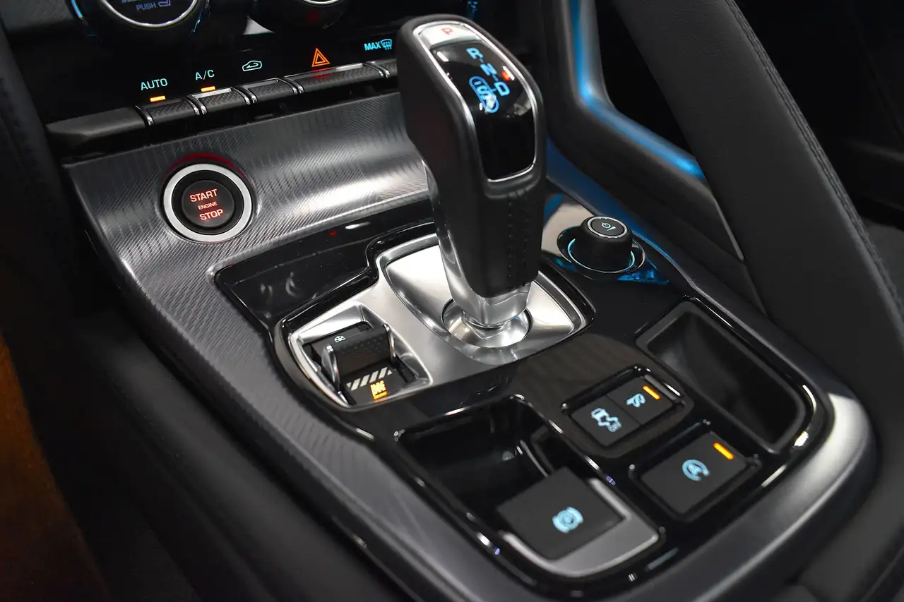 F-TypeP300 2.0 i4 R-Dynamic