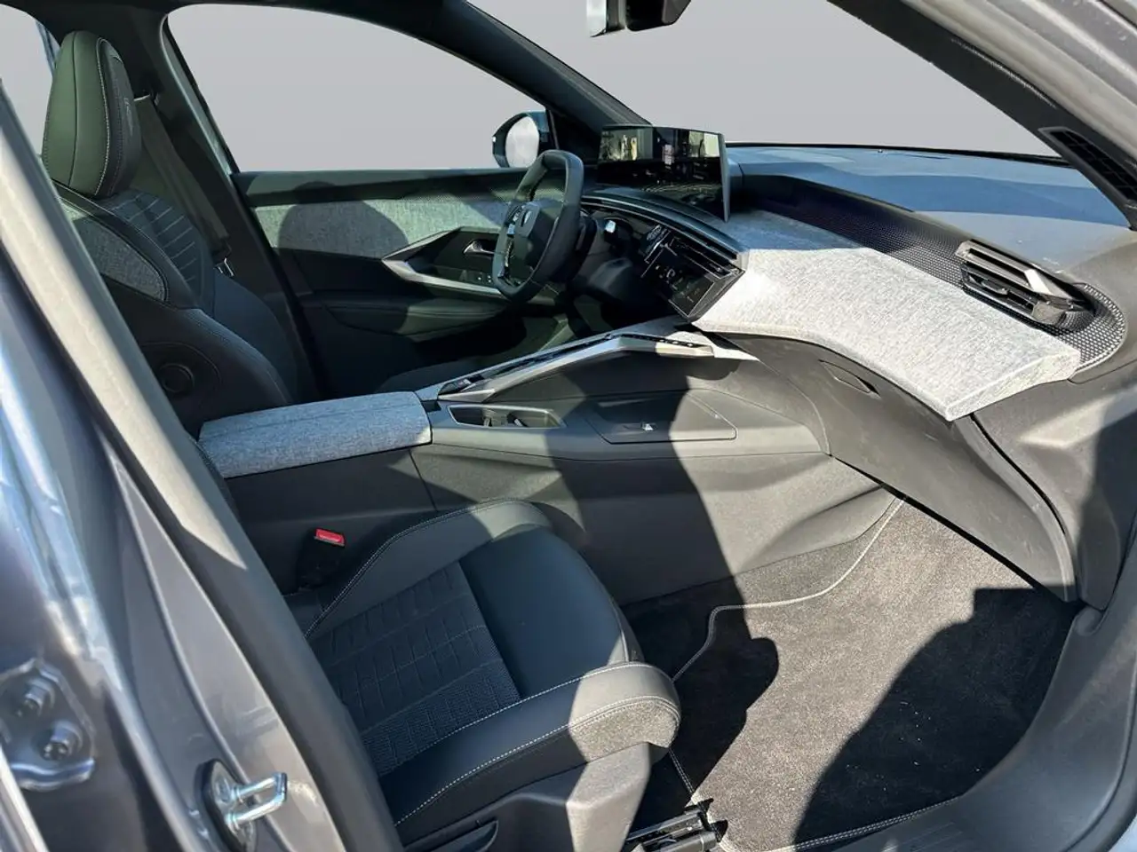 5008GT HYBRID 145 e-DSC6