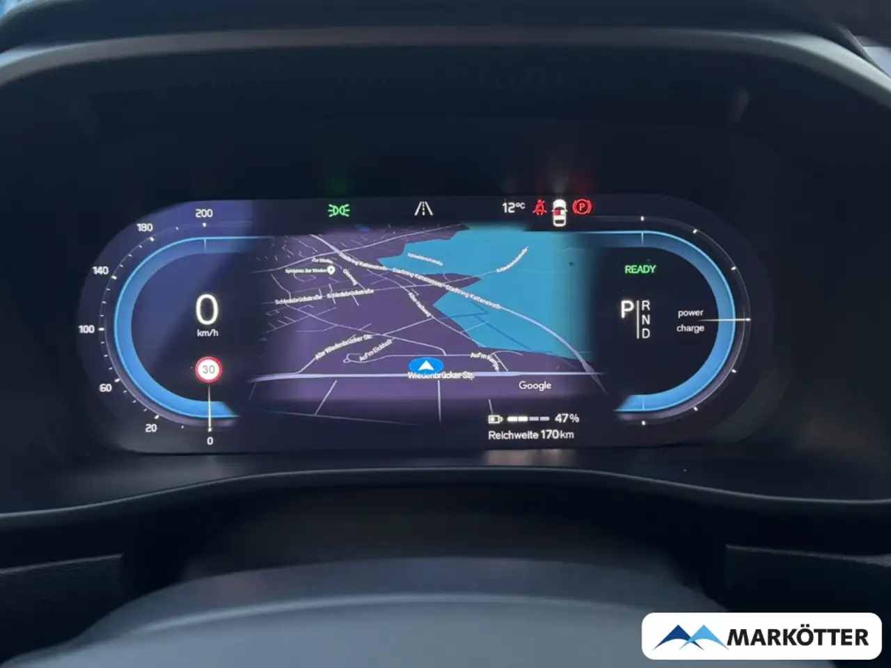 XC40Core Recharge Pure AWD SHZ/LKHZ/CAM/AHK/TEMP