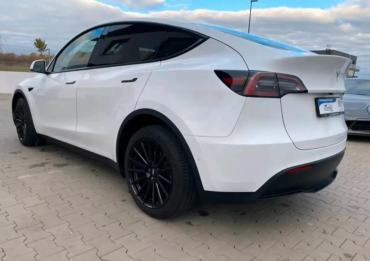 Model YModel Y Long Range Dual Motor AWD