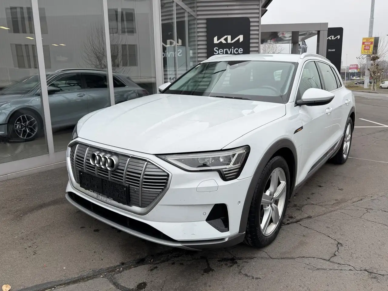 e-tron50 quattro advanced 71 kWh