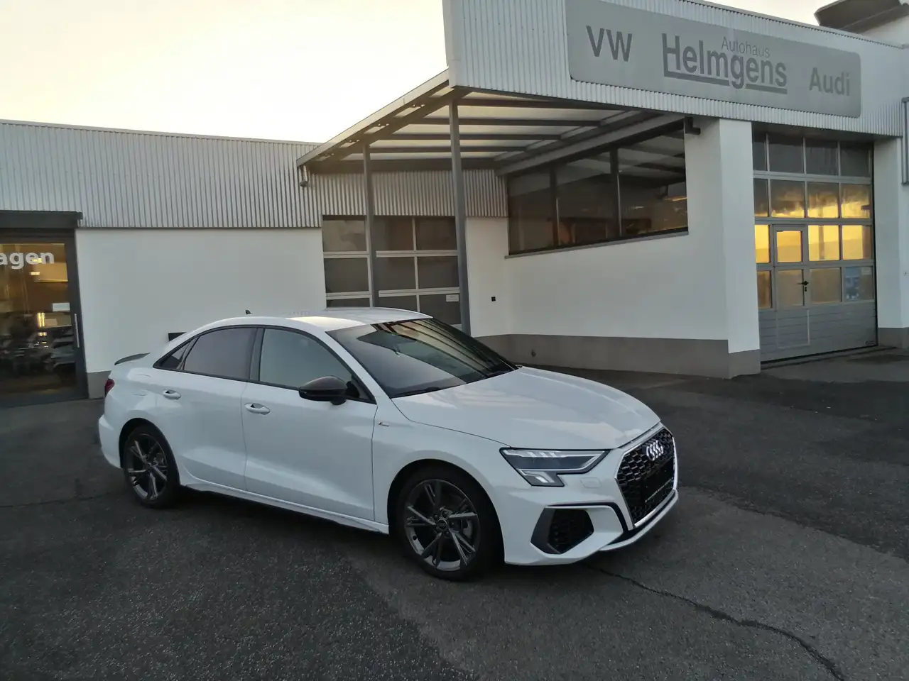 A335 TFSI Limousine S tronic S line LED CARBON LEDER
