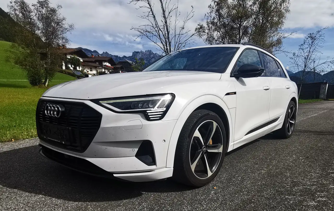 e-trone-tron 55 quattro S-line Vollausstattung  Luftfw